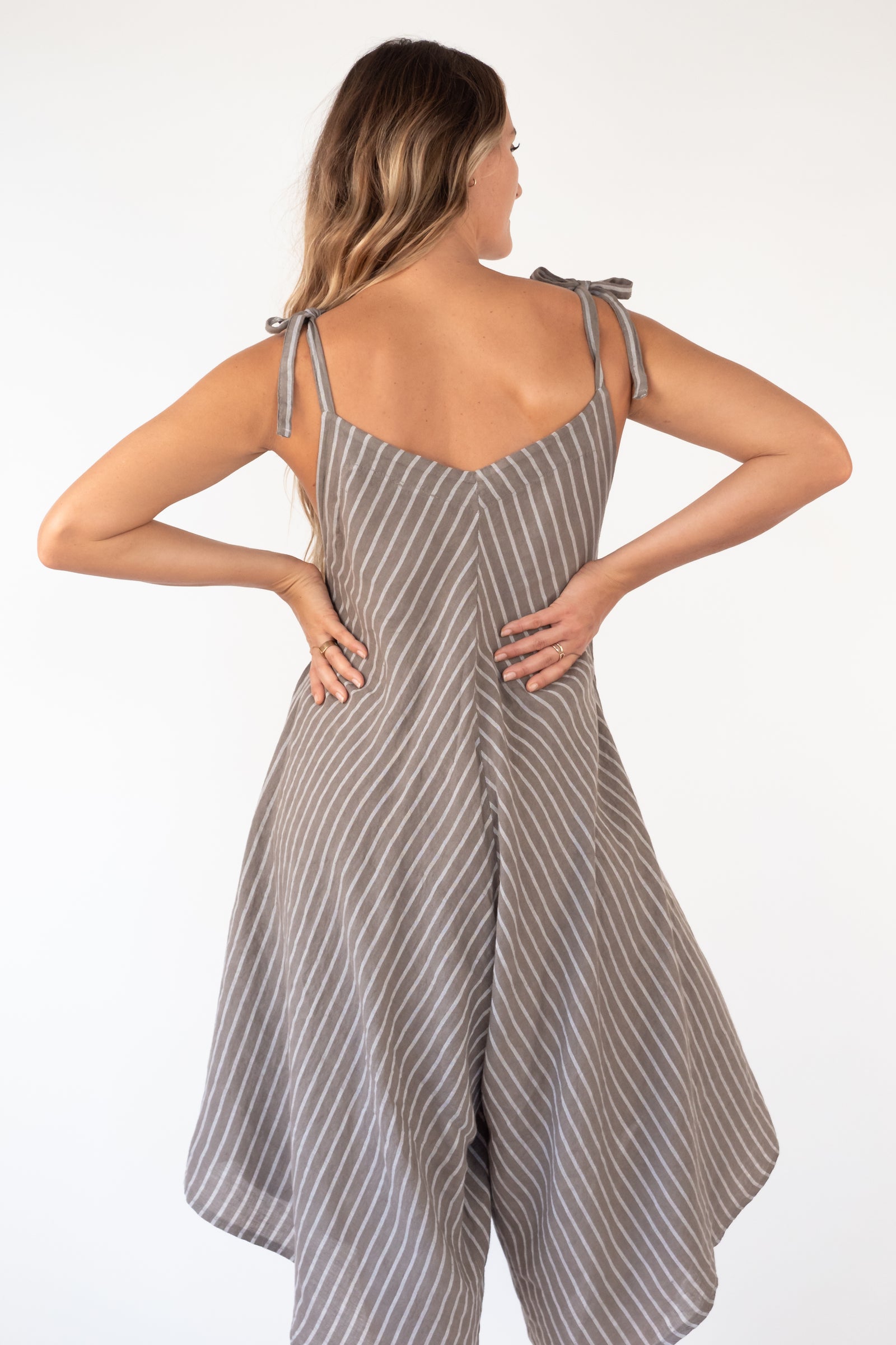 Sale♬タグ付き未使用★Kiira Linen quilt jump suit Sale♬タグ付き未使用☆Kiira Linen quilt jump suit Linen