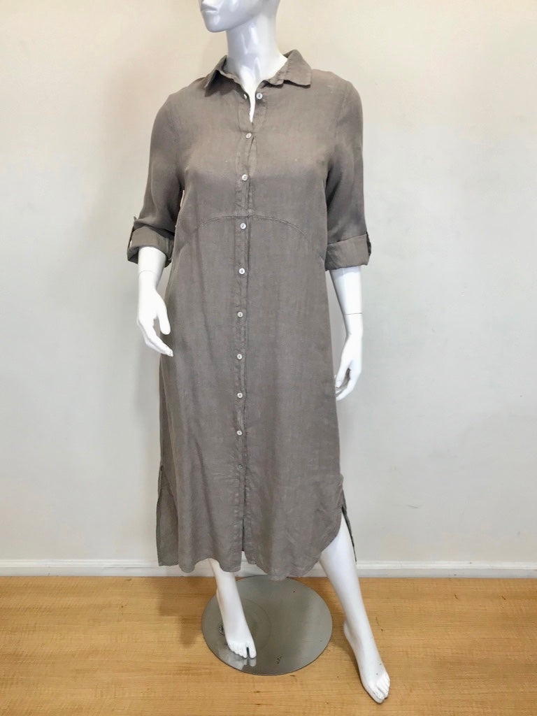 The EWA Linen Button down Kaftan Dress